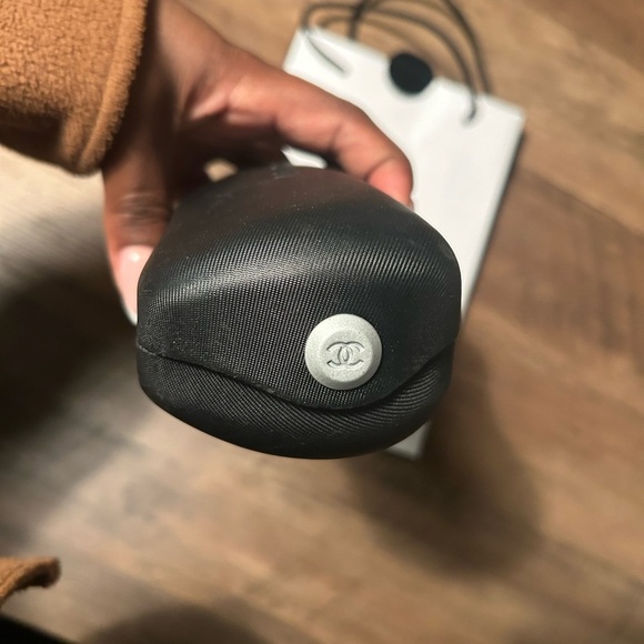 Vintage Chanel sunglasses case - Picture 2 of 10